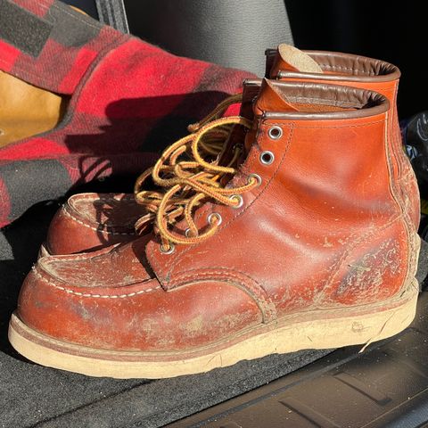 View photo of Red Wing 6-Inch Classic Moc in S.B. Foot Oro Legacy