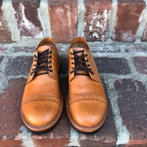 Oak Street Bootmakers Trench Oxford in Maryam Natural Horsebutt