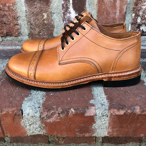 Oak Street Bootmakers Trench Oxford in Maryam Natural Horsebutt