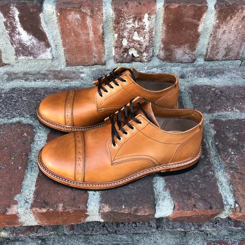 Oak Street Bootmakers Trench Oxford in Maryam Natural Horsebutt