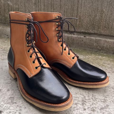Akito Boondockers in Horween Black Chromexcel & Unknown Natural Veg Tan