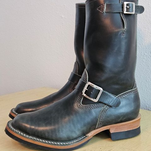 Wesco Mister Lou in Maryam Petrolio Waxed Black Horsehide
