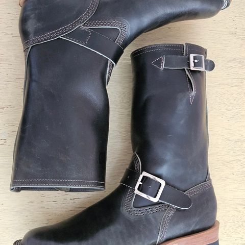 Wesco Mister Lou in Maryam Petrolio Waxed Black Horsehide