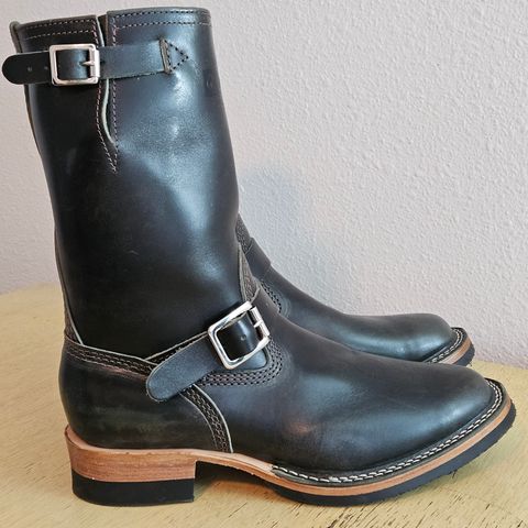 Wesco Mister Lou in Maryam Petrolio Waxed Black Horsehide