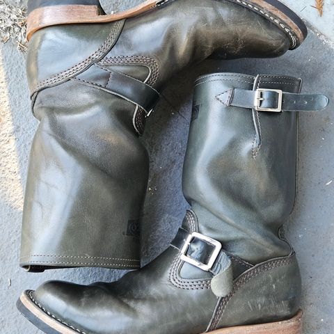 View photo of Wesco Mister Lou in Maryam Petrolio Waxed Black Horsehide