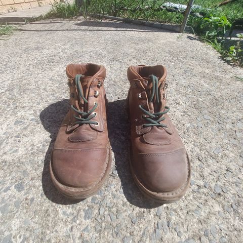 View photo of Jim Green African Ranger Barefoot Boot in Fudge Crazy Horse