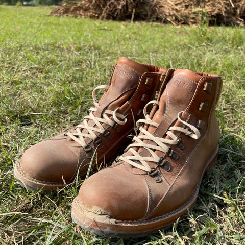 BLKBRD Unlisted Model in Unknown Leather