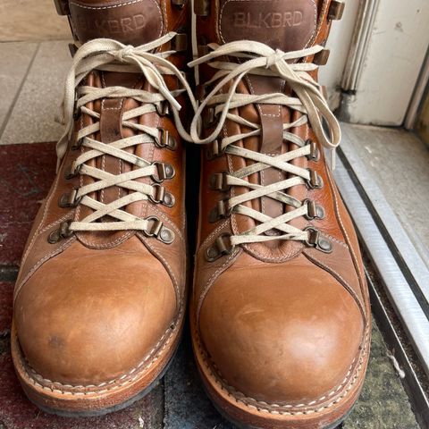 BLKBRD Unlisted Model in Unknown Leather
