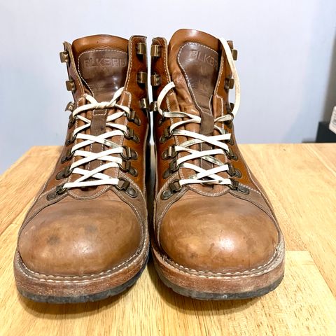 BLKBRD Unlisted Model in Unknown Leather