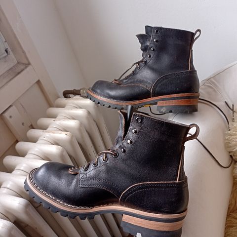 Nicks Urban Drifter in Horween Black Waxed Flesh