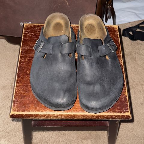 Birkenstock Boston in Nubuck Black
