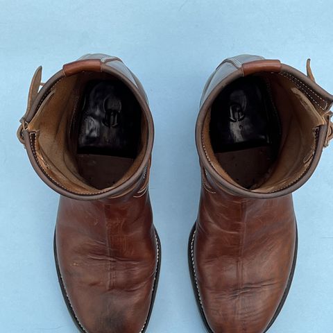 View photo of Unsung U 22-2 Engineer Boot in Maryam Toscanello Horsebutt Overdyed Walnut