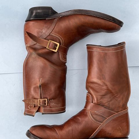 View photo of Unsung U 22-2 Engineer Boot in Maryam Toscanello Horsebutt Overdyed Walnut