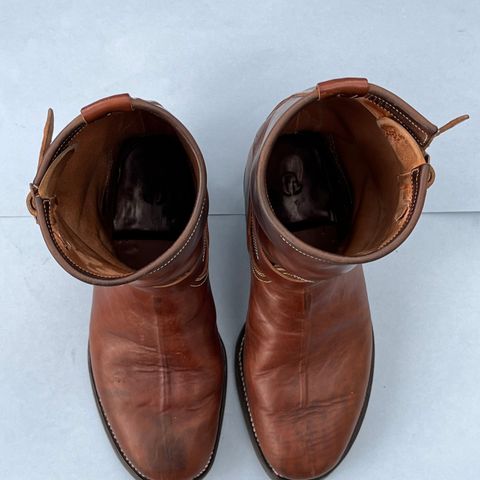 View photo of Unsung U 22-2 Engineer Boot in Maryam Toscanello Horsebutt Overdyed Walnut