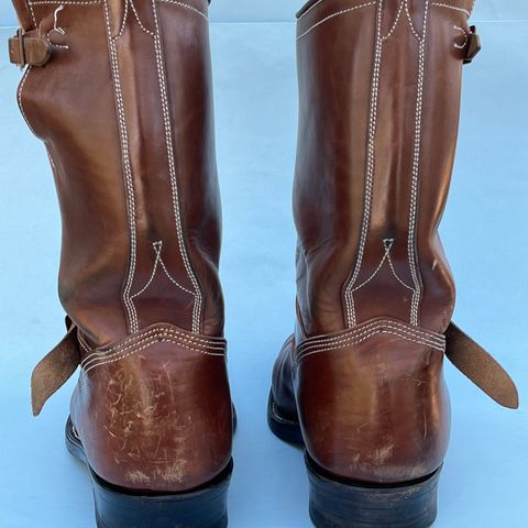 View photo of Unsung U 22-2 Engineer Boot in Maryam Toscanello Horsebutt Overdyed Walnut