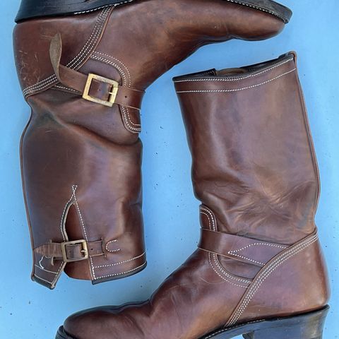 View photo of Unsung U 22-2 Engineer Boot in Maryam Toscanello Horsebutt Overdyed Walnut