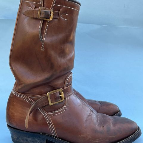 View photo of Unsung U 22-2 Engineer Boot in Maryam Toscanello Horsebutt Overdyed Walnut