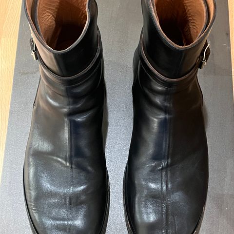 View photo of Crux Deluxe Jodhpur in Guidi Black Horsehide