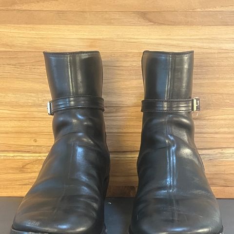 View photo of Crux Deluxe Jodhpur in Guidi Black Horsehide