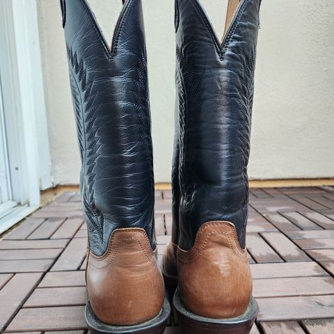 Drew's The Trevor in Unknown Leather