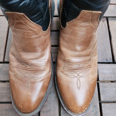 Drew's The Trevor in Unknown Leather