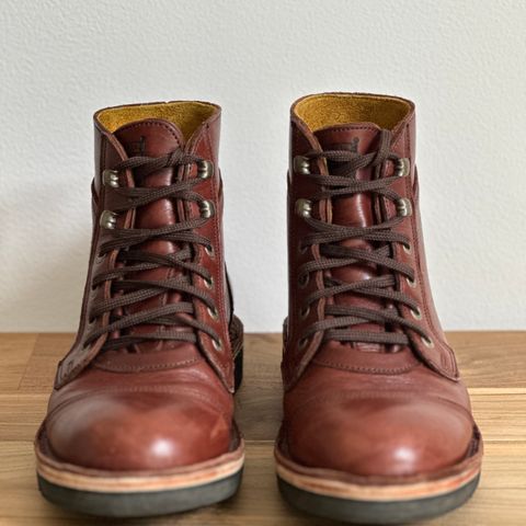 Jim Green Numzaan in Hazelnut Veg Retan