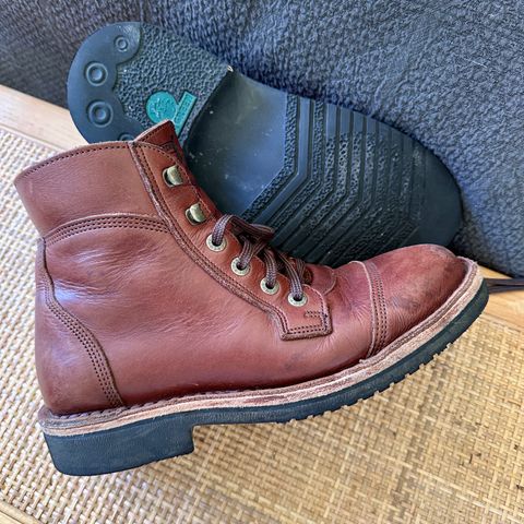 Jim Green Numzaan in Hazelnut Veg Retan