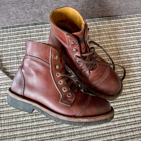 Jim Green Numzaan in Hazelnut Veg Retan