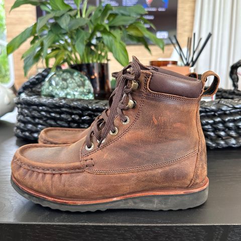 Jim Green Meander Moc Toe in Bronco Brown