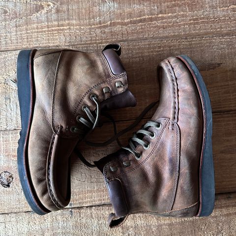 Jim Green Meander Moc Toe in Bronco Brown