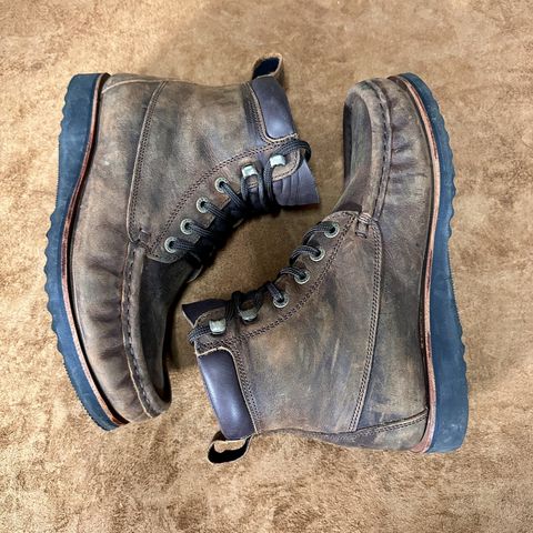 Jim Green Meander Moc Toe in Bronco Brown