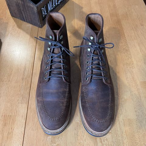 Parkhurst The Niagara in C.F. Stead Light Brown Waxy Commander Suede