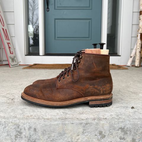 Parkhurst The Niagara in C.F. Stead Light Brown Waxy Commander Suede