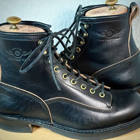 The Flat Head FN-FB-004 HORSEHIDE LOGGER BOOTS in Black Teacore Horsebutt
