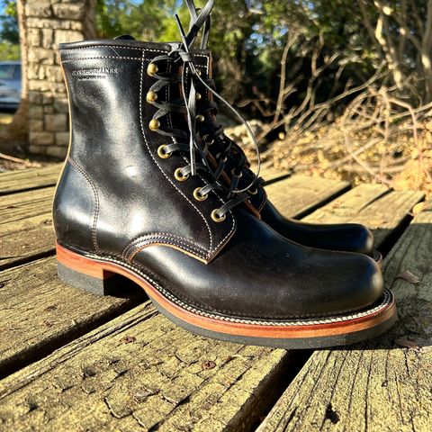 Quan Shoemaker Unknown Model in Maryam Black Horsebutt