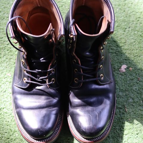 Quan Shoemaker Unknown Model in Maryam Black Horsebutt