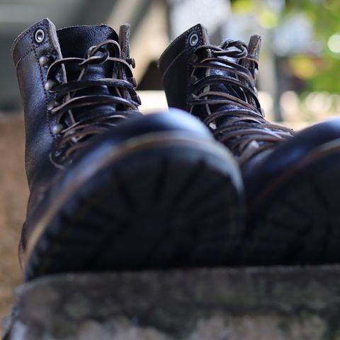 Truman Cap Toe Boot in Horween Black Waxed Flesh